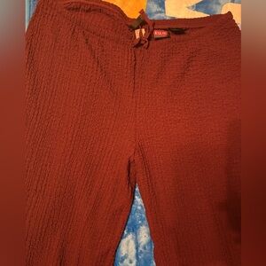 Women’s never been worn, textured maroon pants